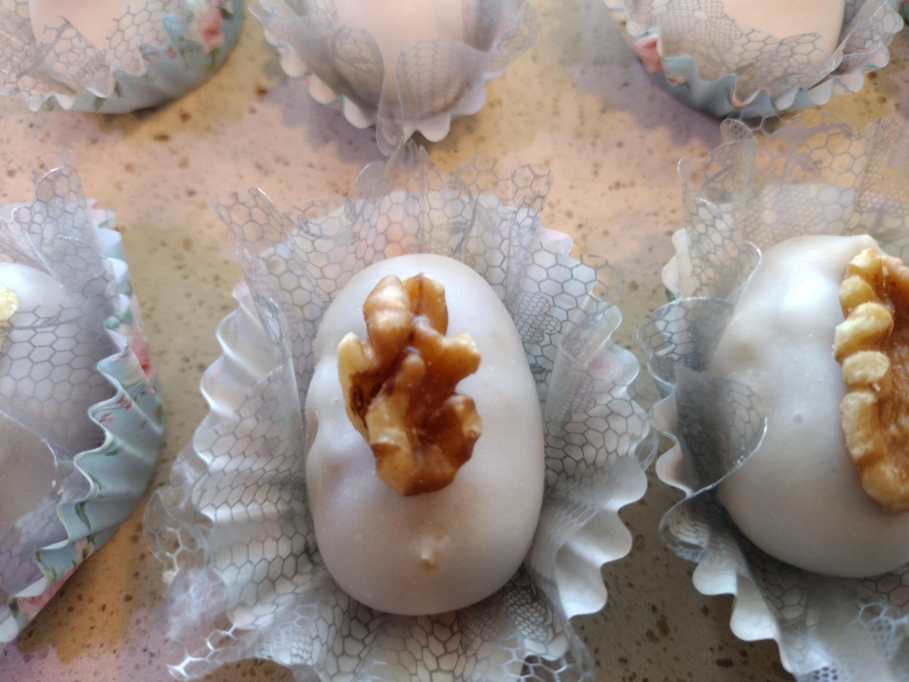 Delectable Brazilian Walnut Cameo aka Camafeu de Nozes