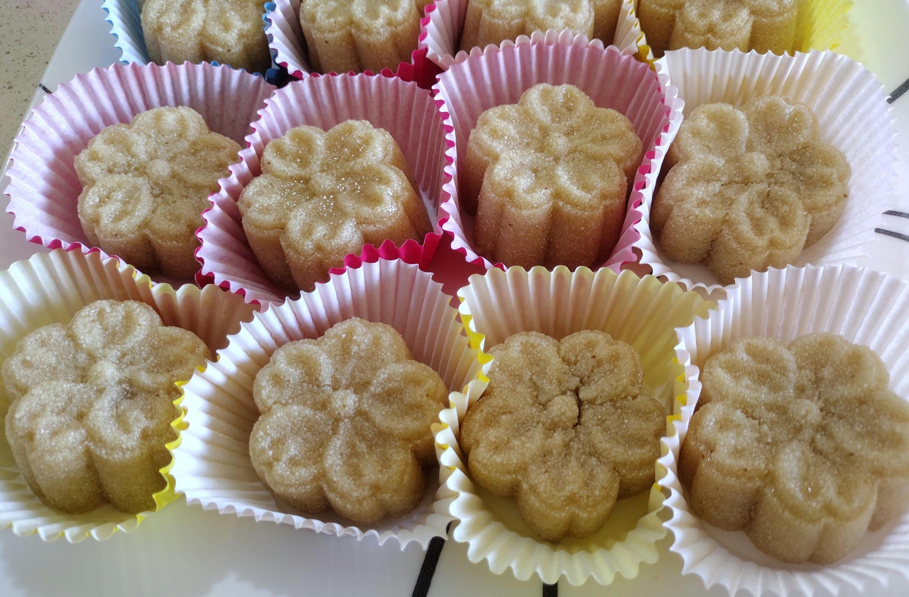 Makrout Laassel aka Semolina Eid Cookies with Almond filling !!!