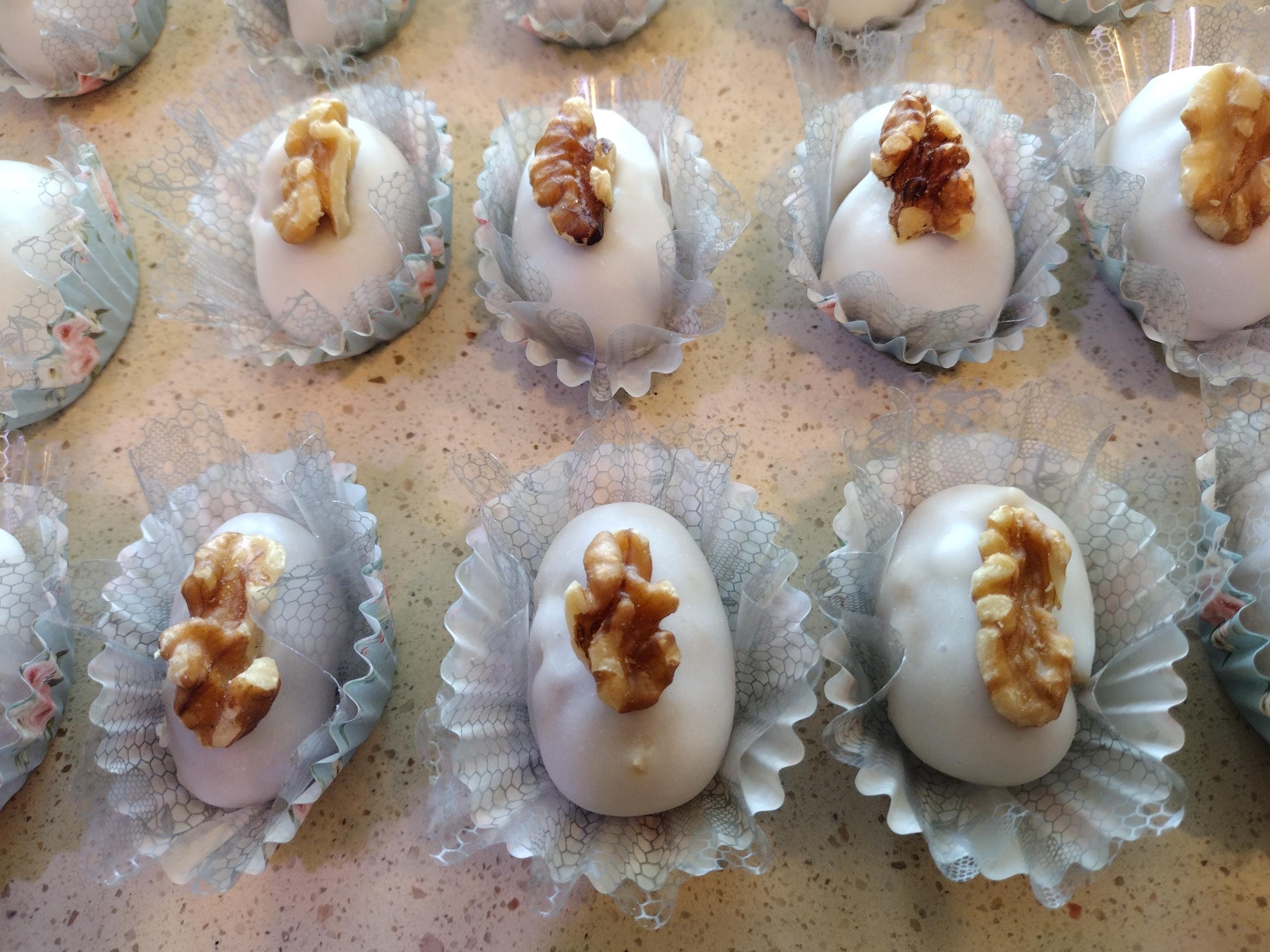 Delectable Brazilian Walnut Cameo aka Camafeu de Nozes