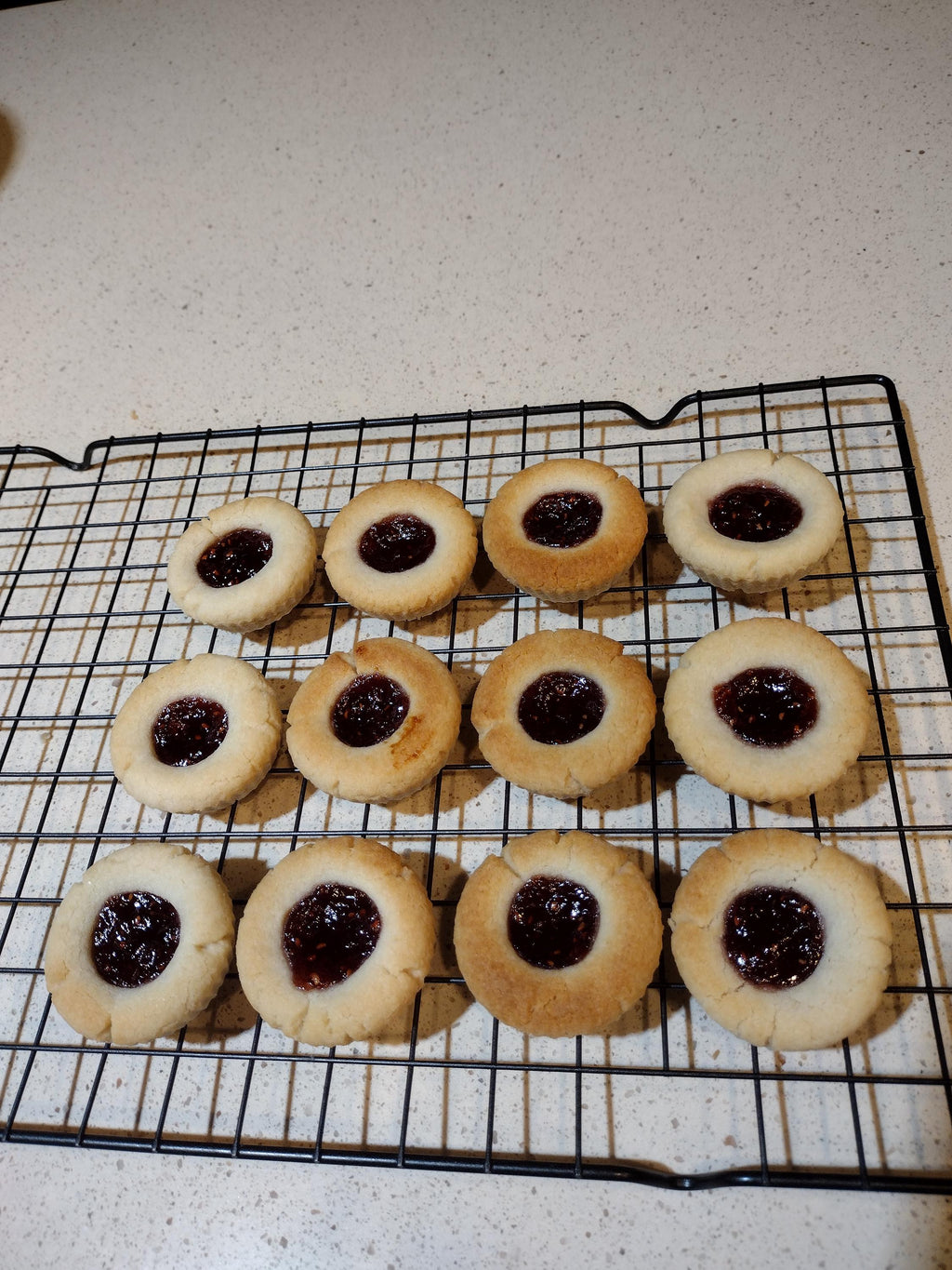 Mini Almond Raspberry Tart: 15-Piece Set