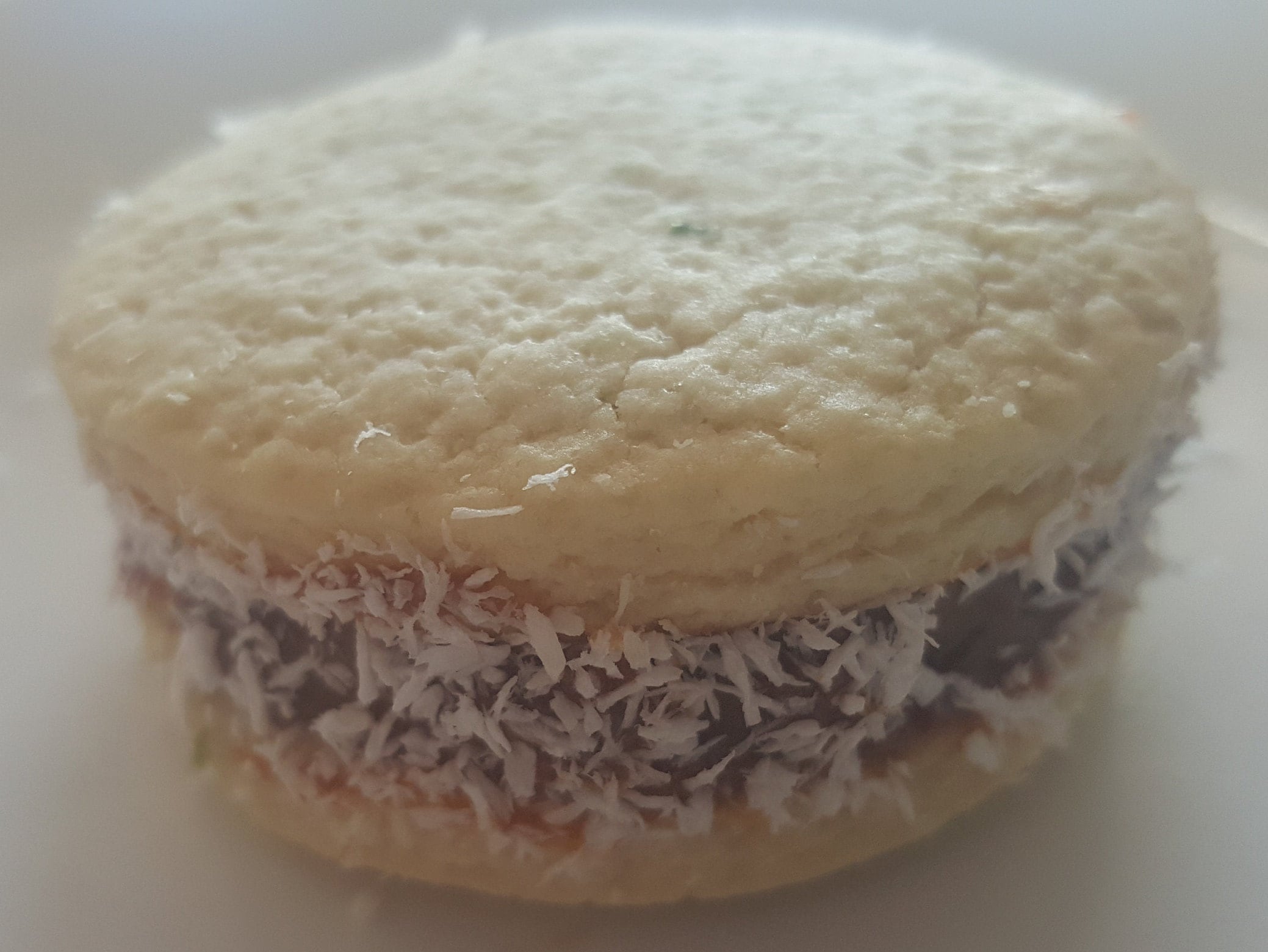 Alfajores: Latin American Dulce de Leche Sandwich Cookies (15 Count)