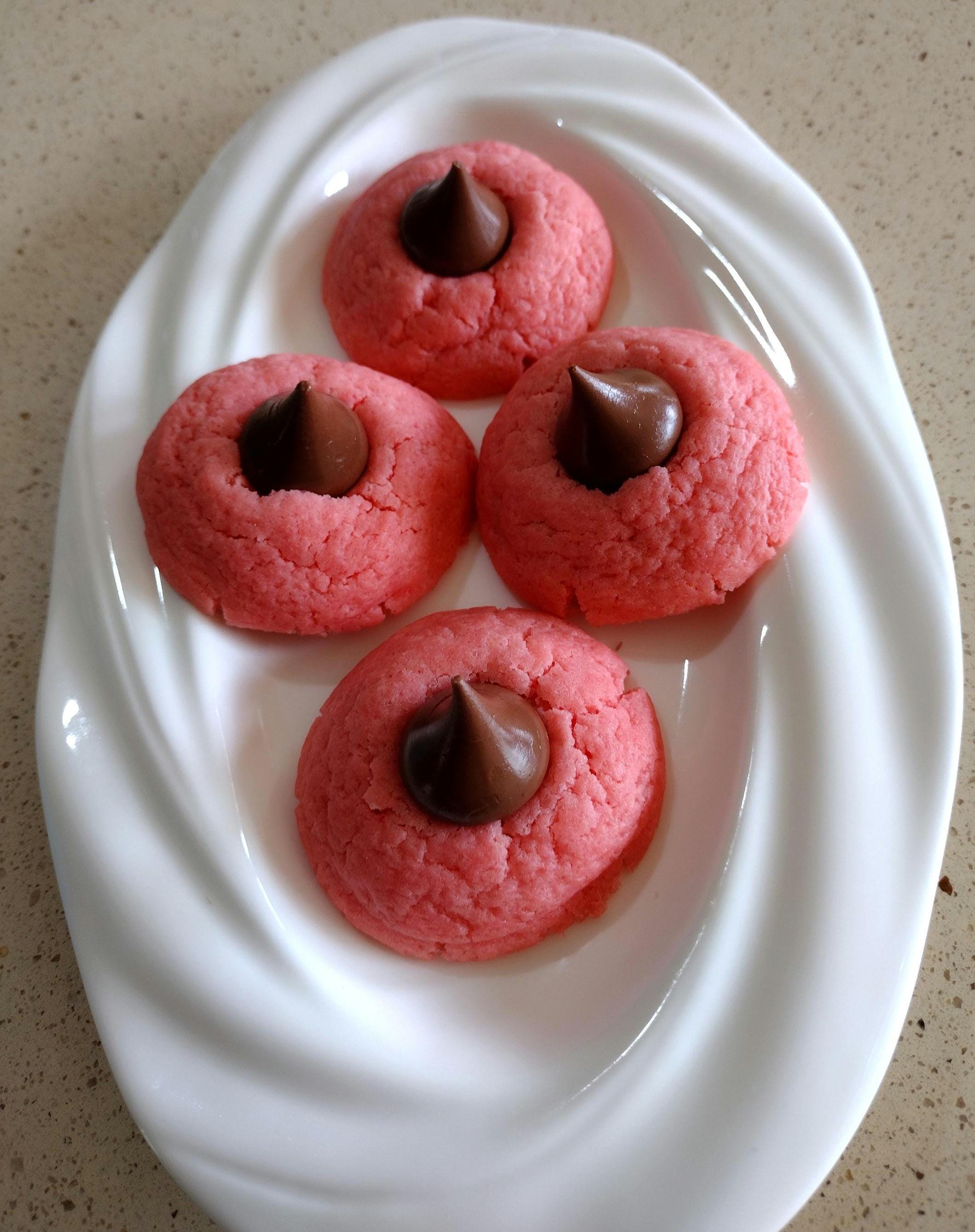 Strawberry Kiss Cookies