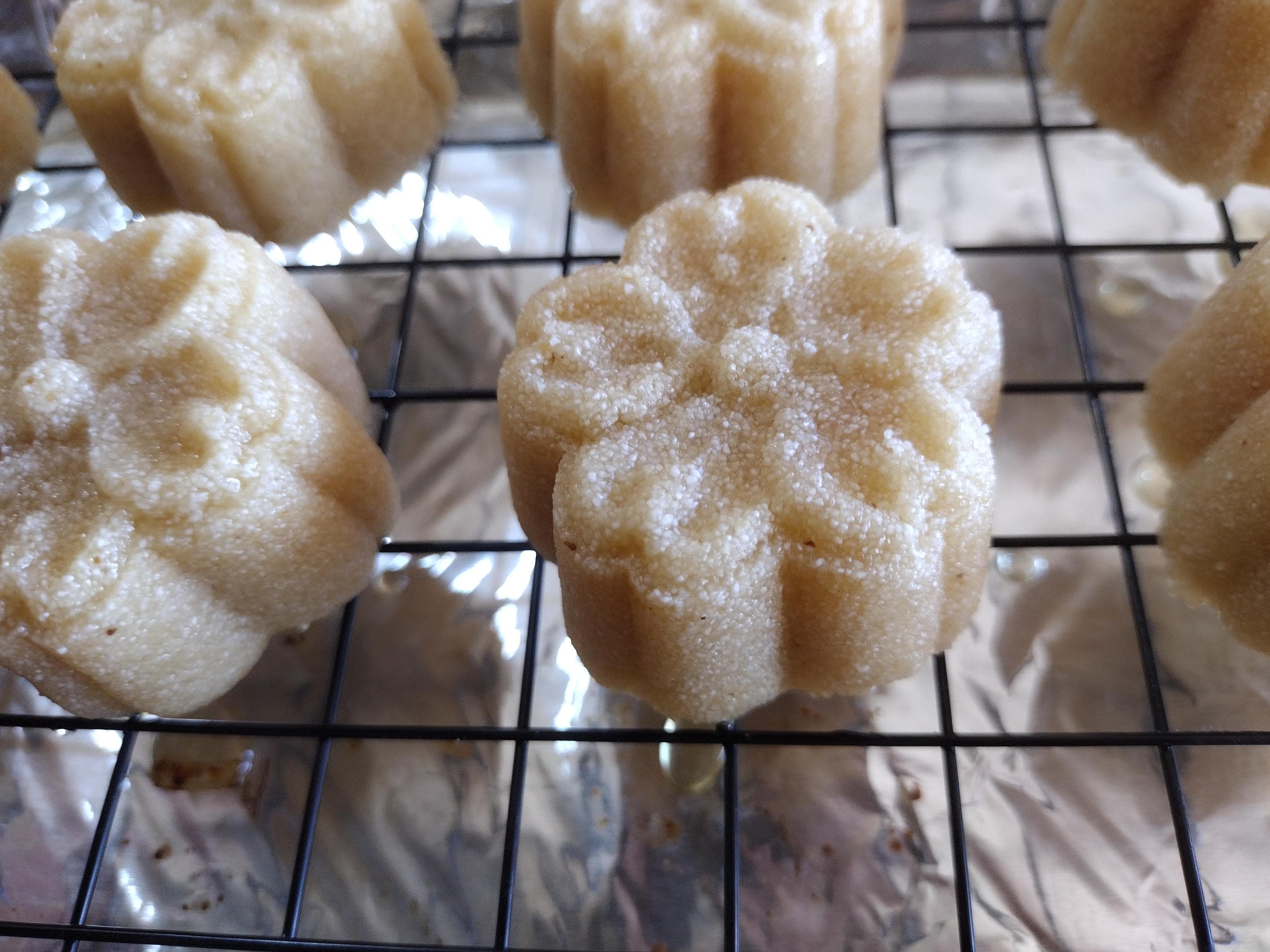 Makrout Laassel aka Semolina Eid Cookies with Almond filling !!!